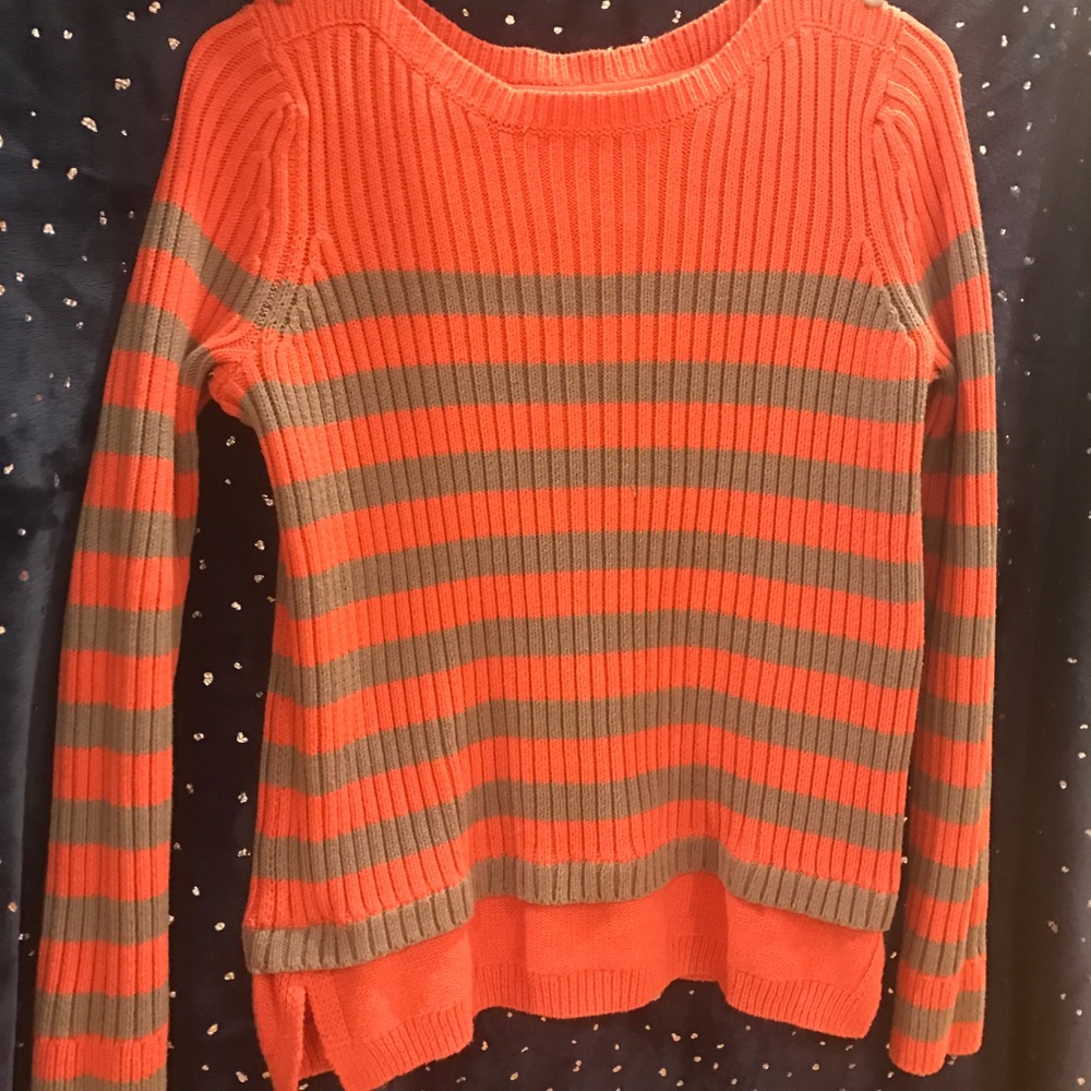 Sweater - Picture 2 of 6